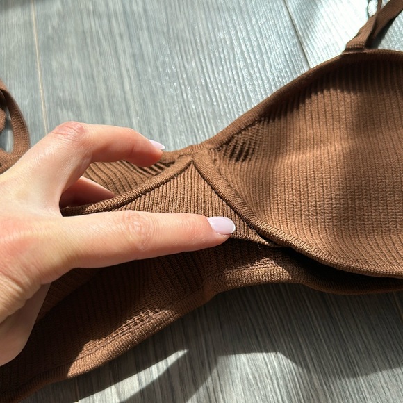 Top - Picture 4 of 7